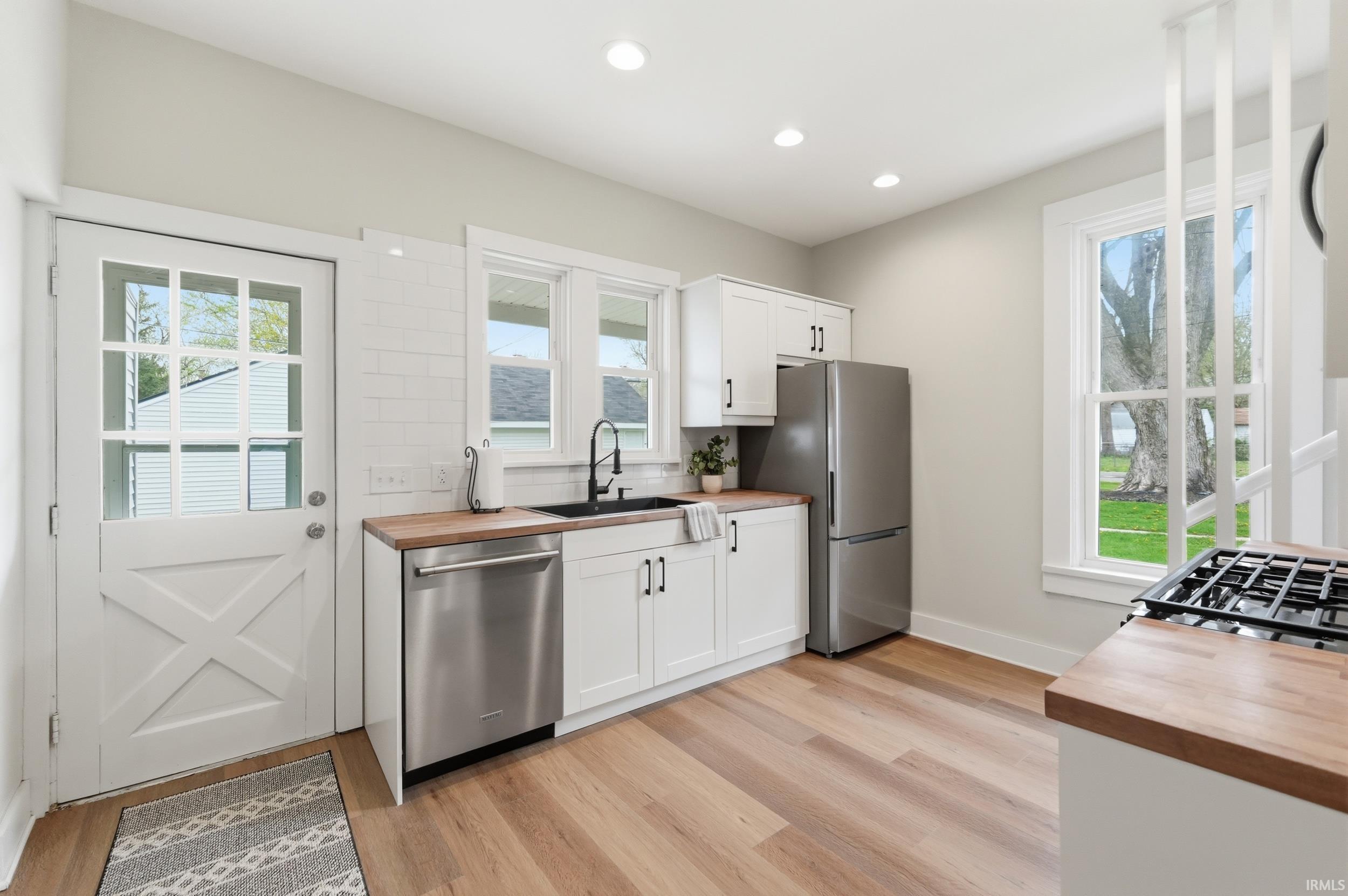 229 Center Street Fort Wayne, IN 46808 - Photo 10 of 36