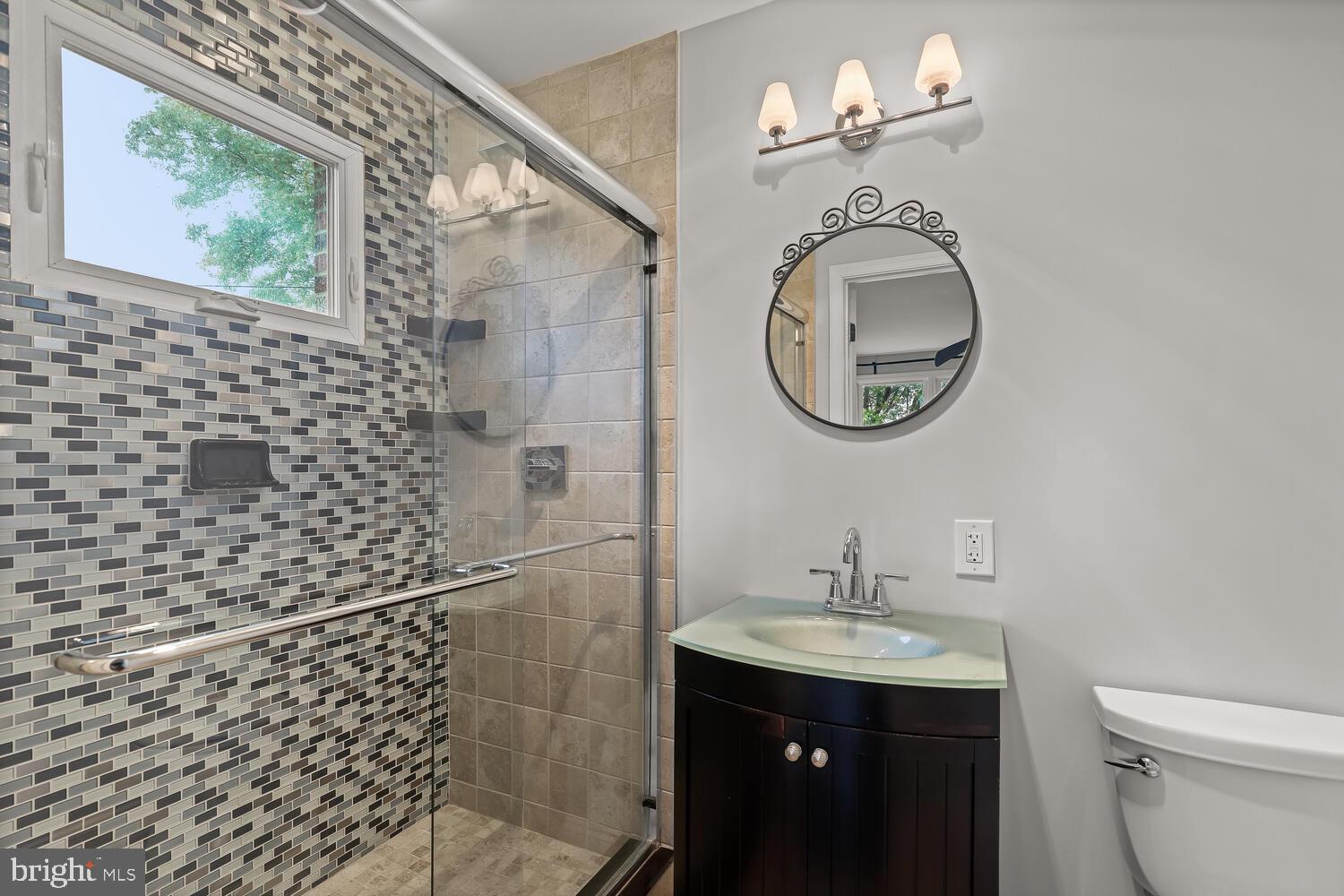 208 Meadowvale Road Lutherville-Timonium, MD 21093 - Photo 21 of 42 Primary Bath