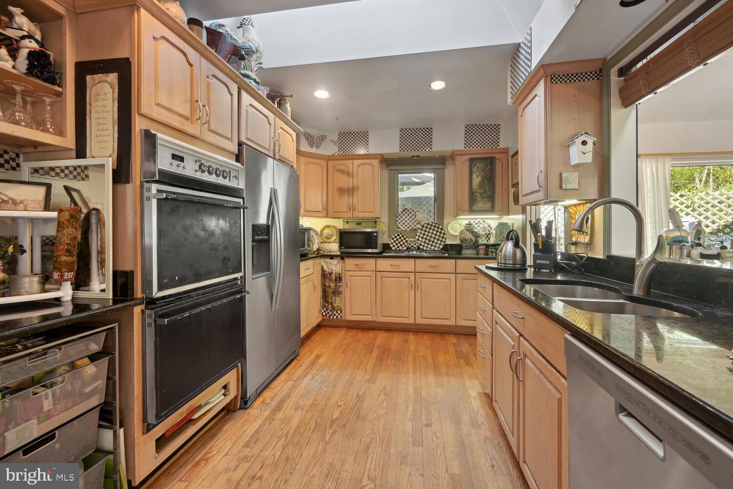 6205 Poe Road Bethesda, MD 20817 - Photo 8 of 44 Gourmet Kitchen w/Double Ovens