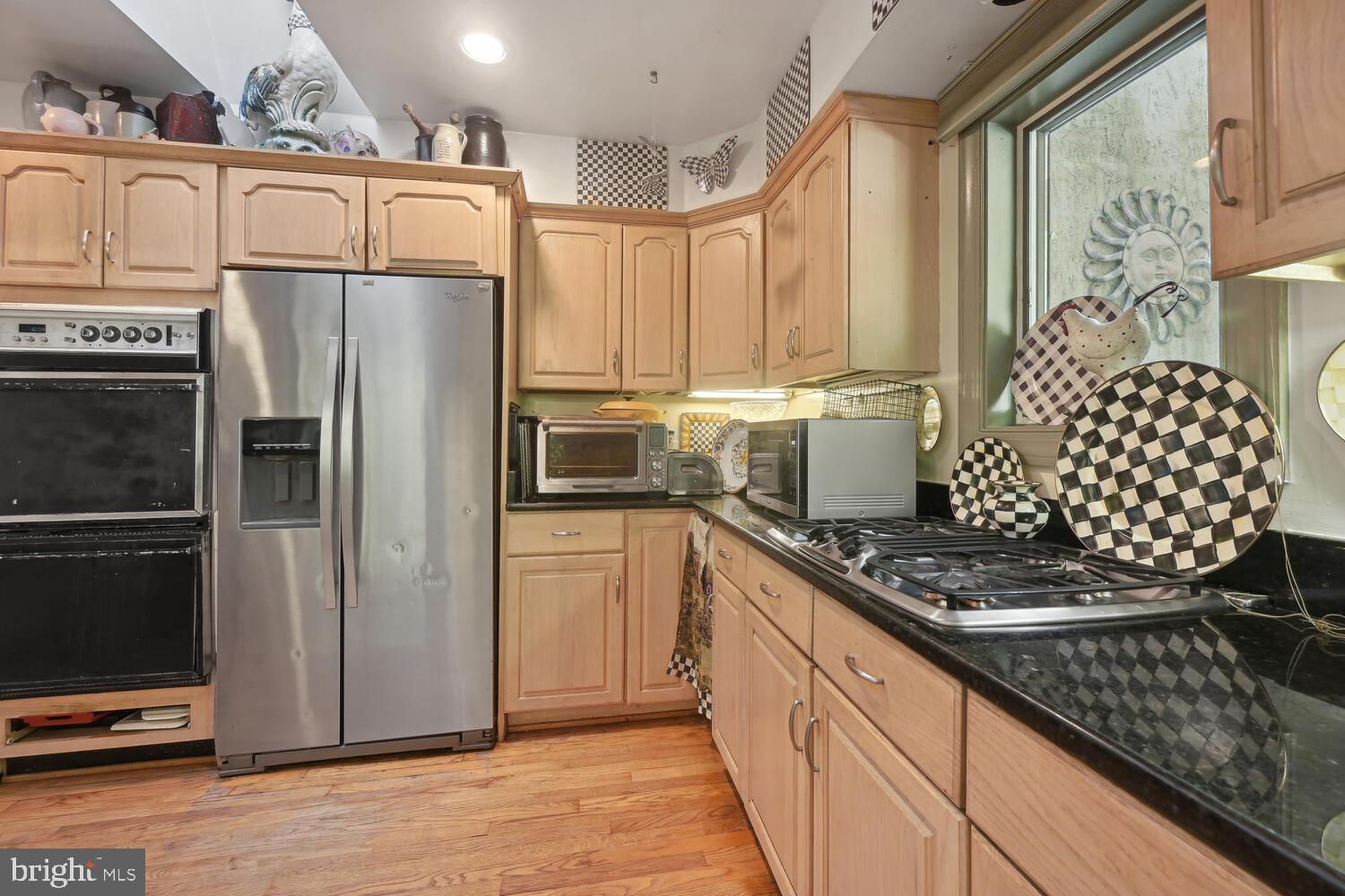 6205 Poe Road Bethesda, MD 20817 - Photo 9 of 44 Granite Counters & SS Appliances