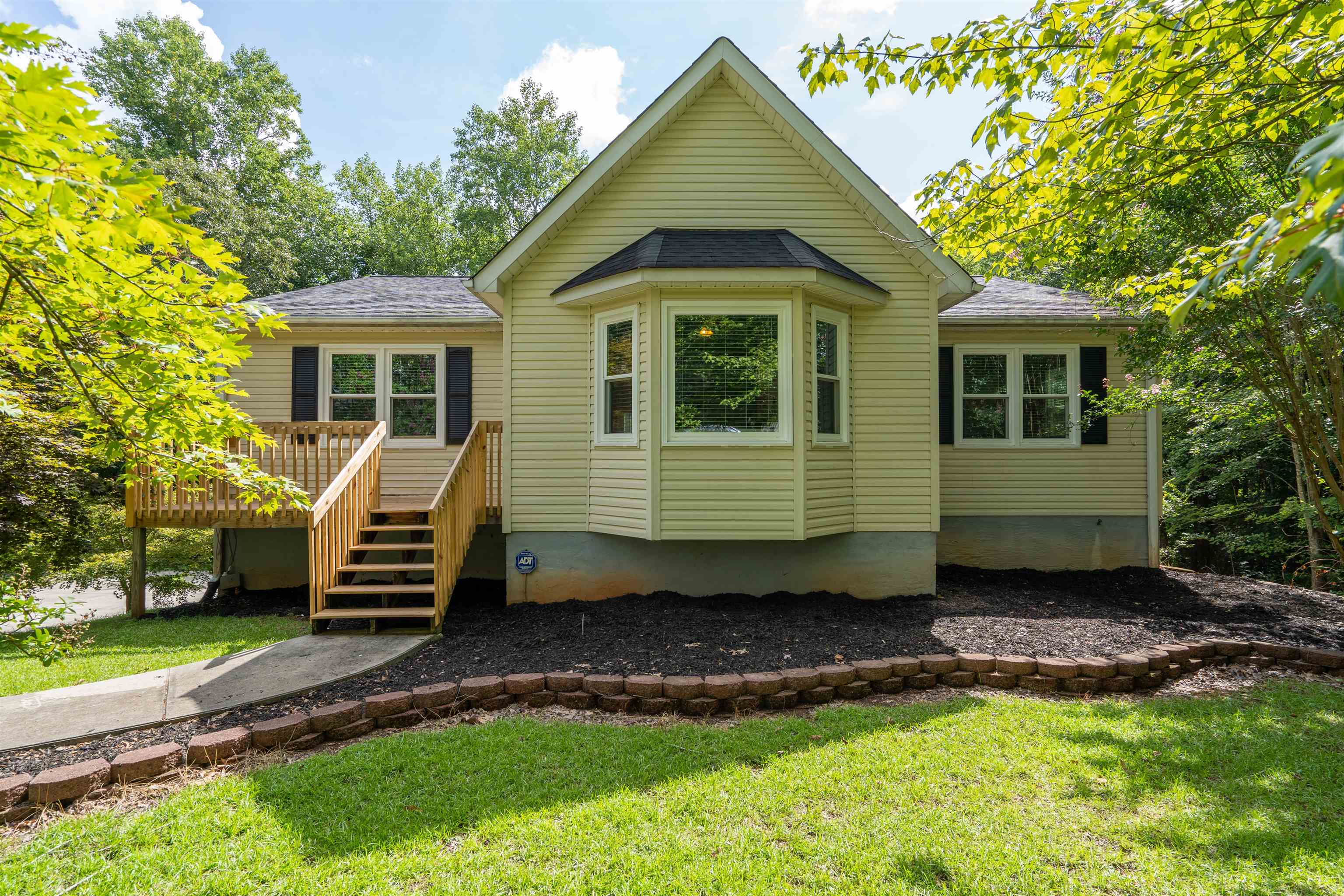 404 Ridgeway Court Easley, SC 29640 - Photo 2 of 35