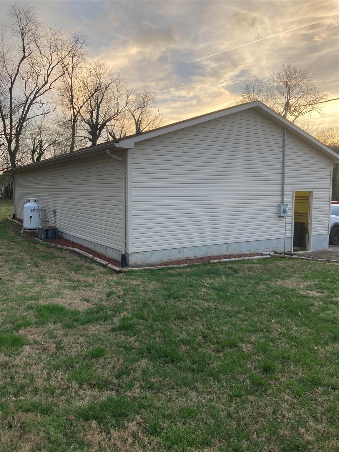 117 Water Filter Plant Road Morganton, NC 28655 - Photo 26 of 30 a backyard of a house