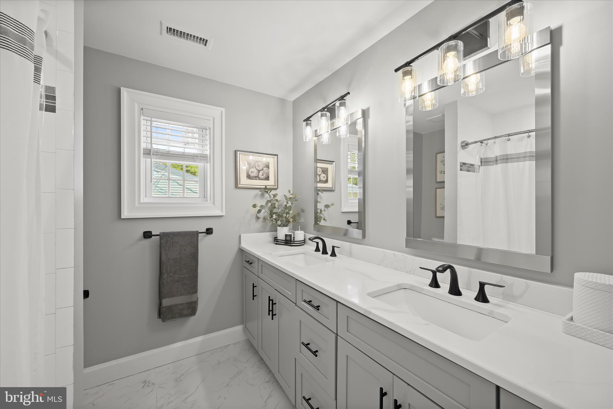 1470 Log Inn Road Annapolis, MD 21409 - Photo 13 of 40 Main Level Full Bath