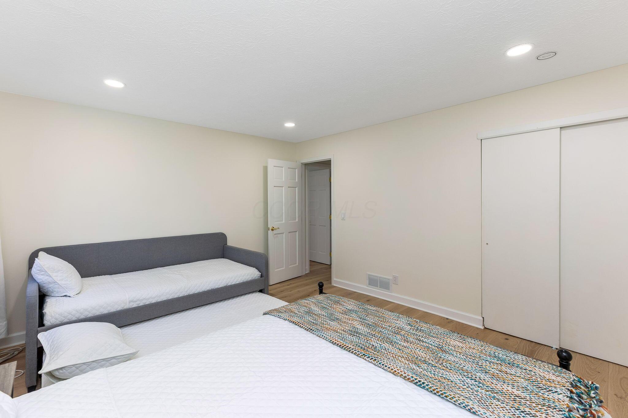7490 South Section Line Road Delaware, OH 43015 - Photo 38 of 51 1st Floor Guest Bed 4