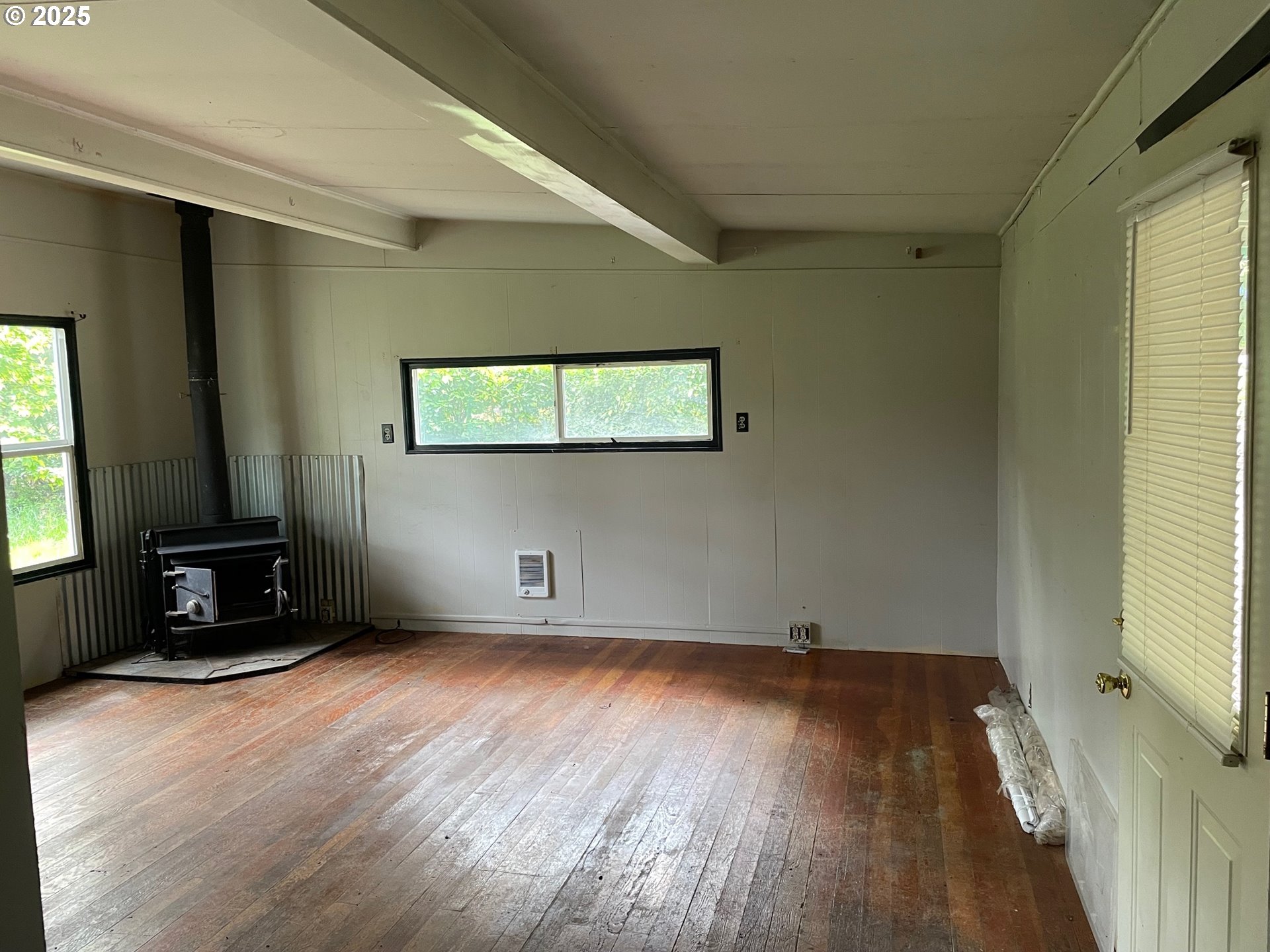 32683 West Saginaw Road Cottage Grove, OR 97424 - Photo 3 of 22 Gallery Image 3