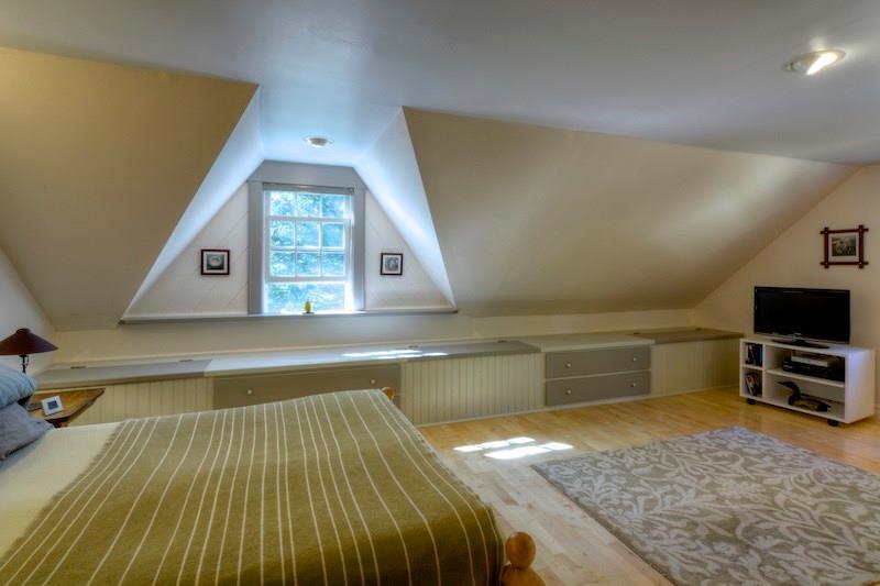 49 Toad Road St. George, ME 04860 - Photo 11 of 28 Master bedroom with built-ins