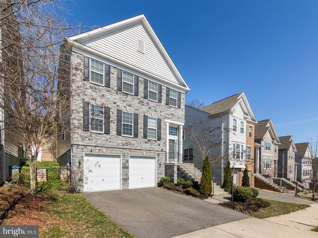 3519 Eagle Ridge Drive Woodbridge, VA 22191 - Photo 3 of 43