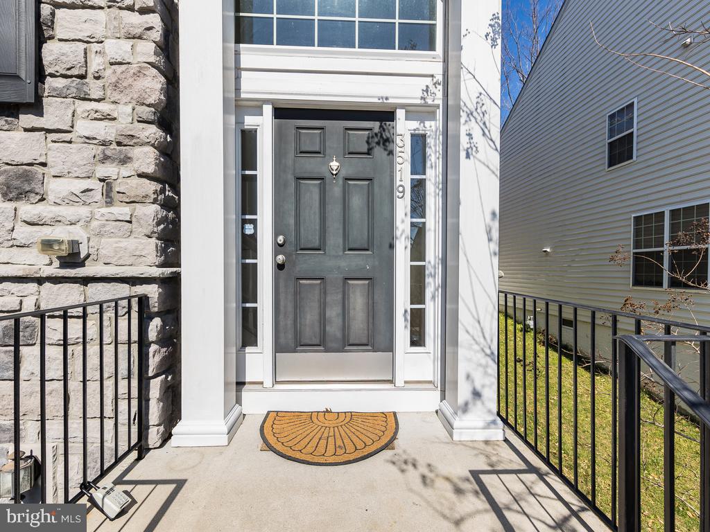 3519 Eagle Ridge Drive Woodbridge, VA 22191 - Photo 5 of 43
