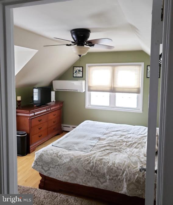 119 Devonshire Road Wilmington, DE 19803 - Photo 27 of 37 Master bedroom w/ceiling fan, sep zone split sytem
