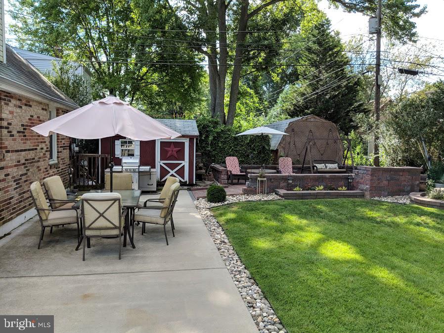 119 Devonshire Road Wilmington, DE 19803 - Photo 4 of 37 Private Patio for Outdoor fun!