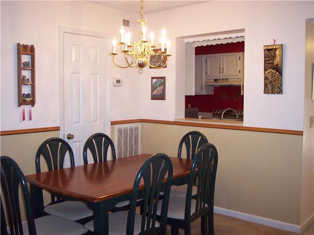 4001 Anderson Road, Unit D74 Nashville, TN 37217 - Photo 4 of 17 Dining Room