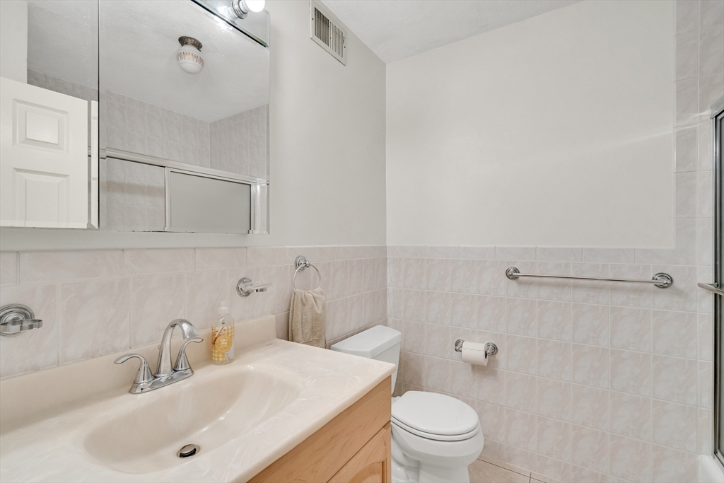 19 April Lane, Unit 19 Lexington, MA 02421 - Photo 20 of 39