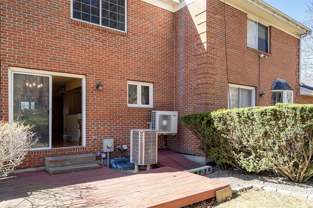 19 April Lane, Unit 19 Lexington, MA 02421 - Photo 35 of 39