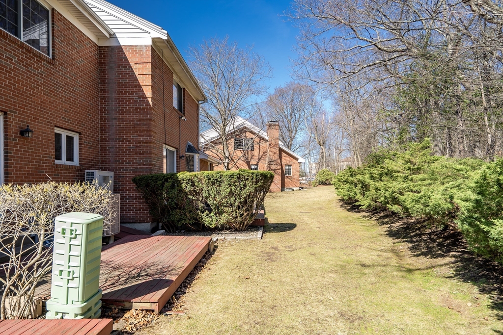 19 April Lane, Unit 19 Lexington, MA 02421 - Photo 36 of 39