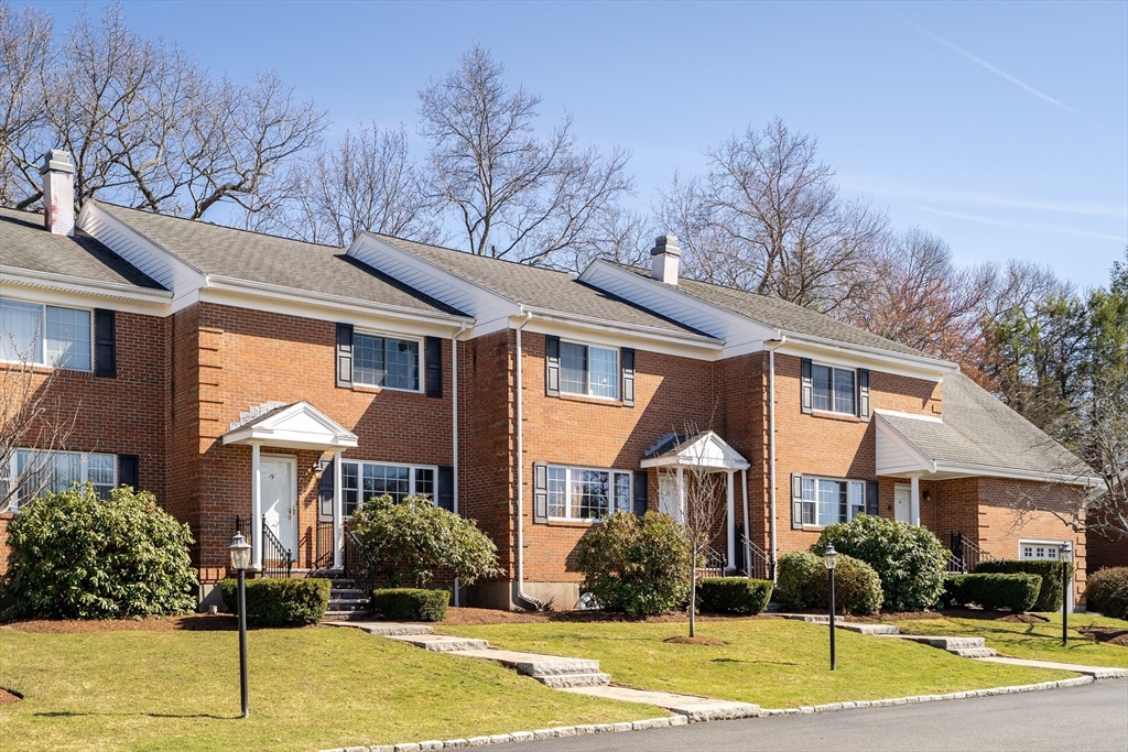 19 April Lane, Unit 19 Lexington, MA 02421 - Photo 4 of 39