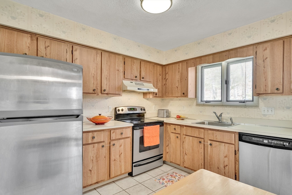 19 April Lane, Unit 19 Lexington, MA 02421 - Photo 7 of 39