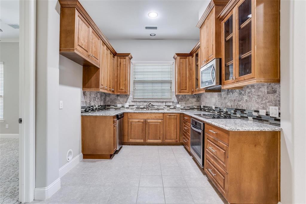 869 Rohan Drive Richardson, TX 75081 - Photo 10 of 25
