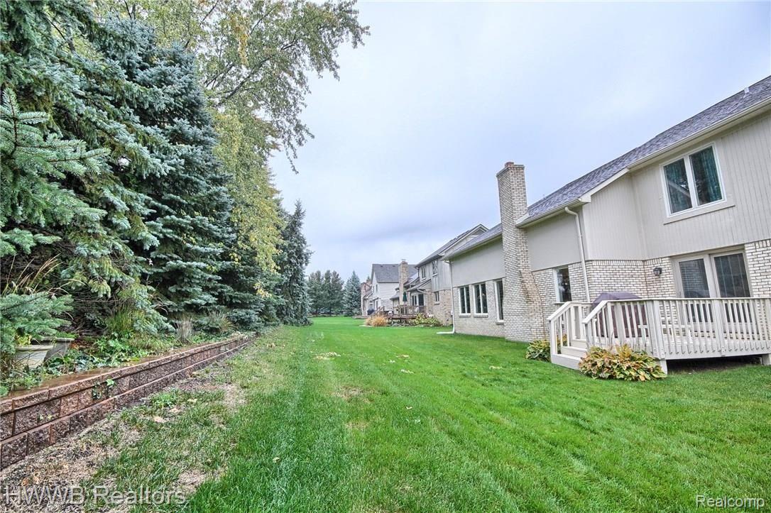 19013 Van Road Livonia, MI 48152 - Photo 30 of 34 30.jpg