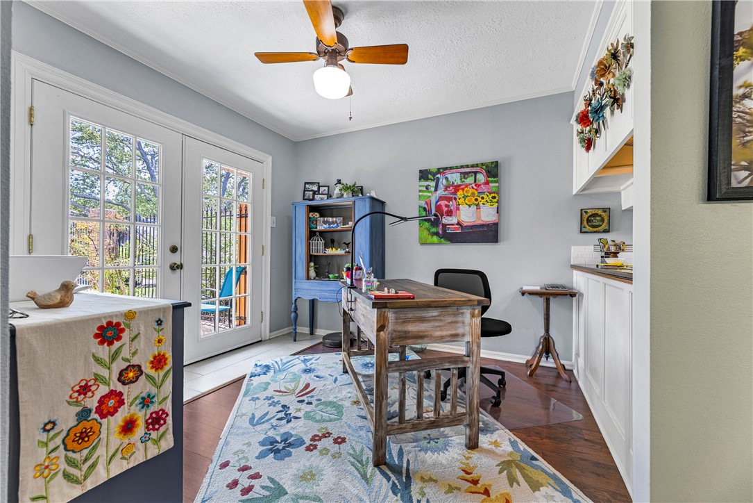 2911 Braeburn Street Bryan, TX 77802 - Photo 19 of 30 Breakfast Area with French Doors opening onto Patio Area for easy inside and outside enjoyment.