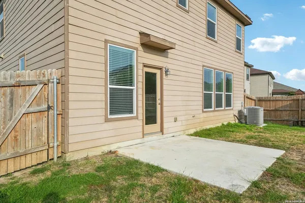 $2,095 | 3306 Putnam Fields, Converse, TX 78109