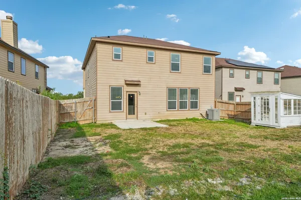 $2,095 | 3306 Putnam Fields, Converse, TX 78109