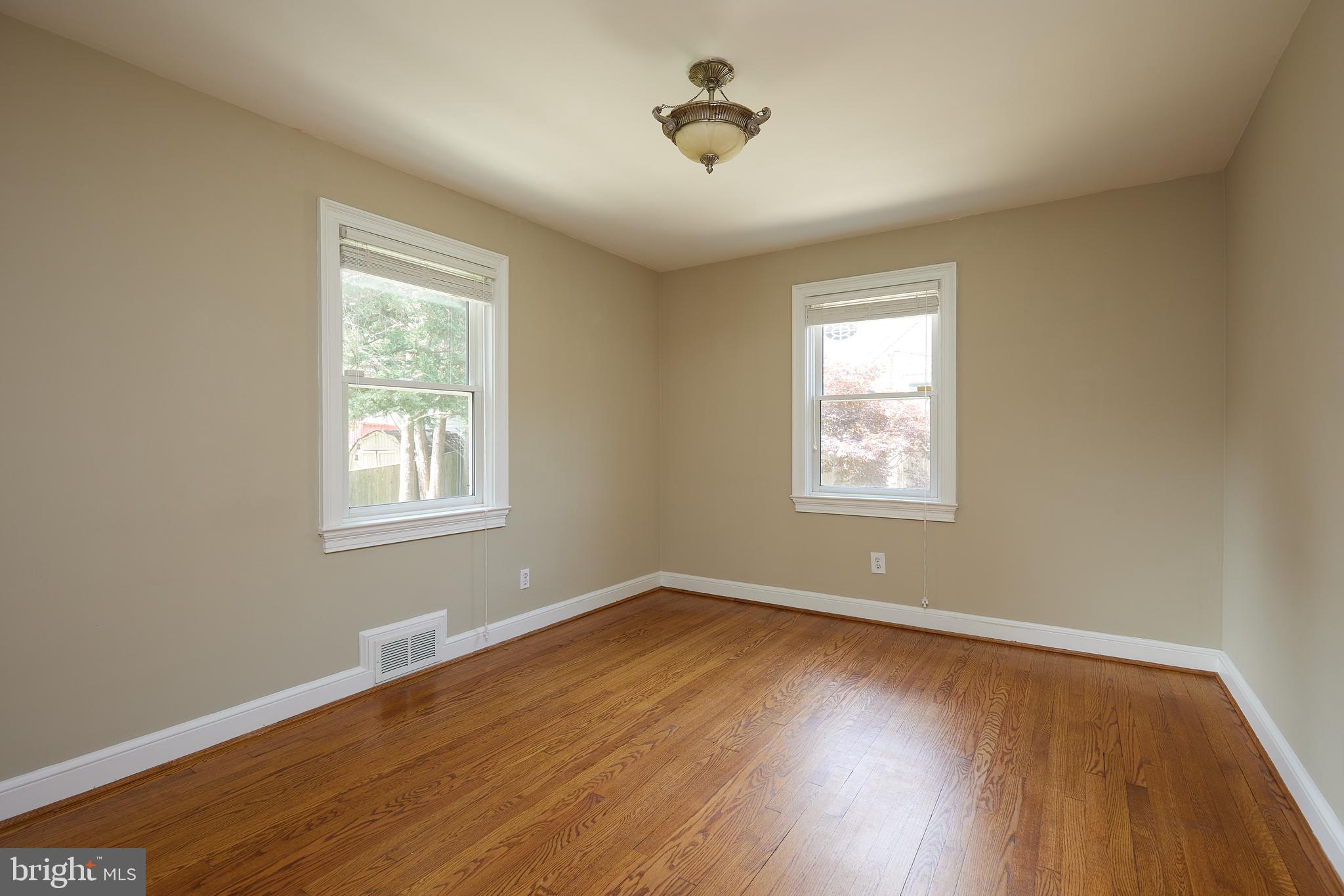 9933 Moss Avenue Silver Spring, MD 20901 - Photo 22 of 56 Main Level Bedroom 1