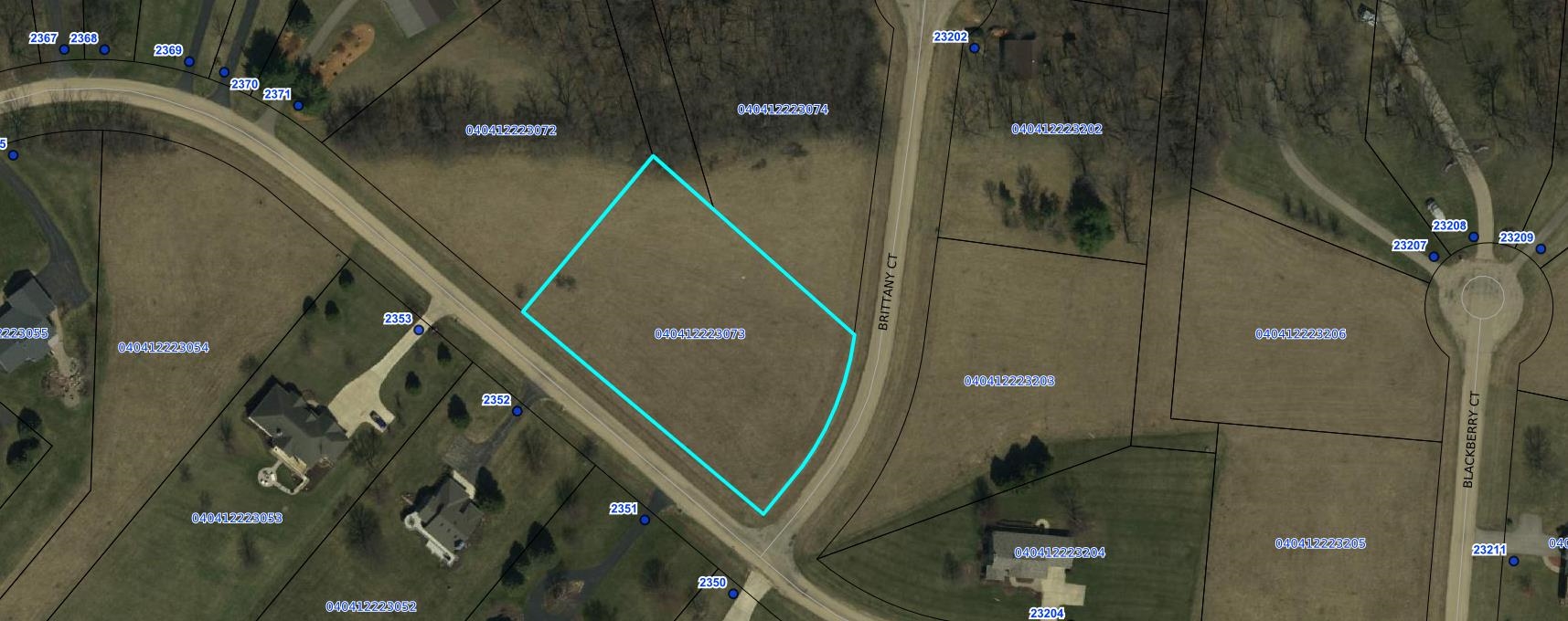 23-73 Broadview Drive Lake Carroll, IL 61046 - Photo 13 of 13 a bathroom with a sink and mirror