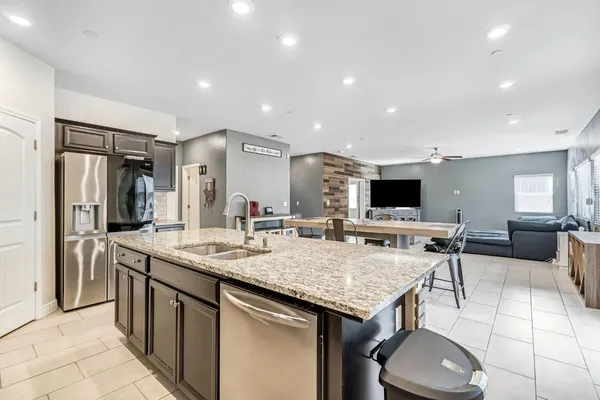 $480,000 | 2425 North Divisadero Street, Visalia, CA 93291