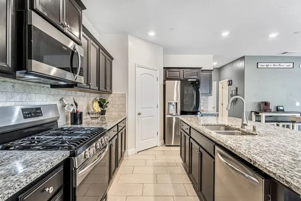 $480,000 | 2425 North Divisadero Street, Visalia, CA 93291