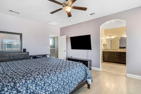 $480,000 | 2425 North Divisadero Street, Visalia, CA 93291