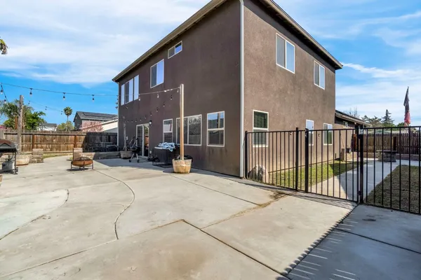 $480,000 | 2425 North Divisadero Street, Visalia, CA 93291
