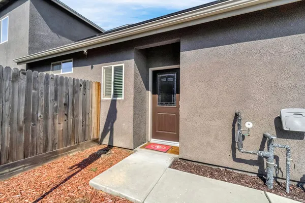 $480,000 | 2425 North Divisadero Street, Visalia, CA 93291