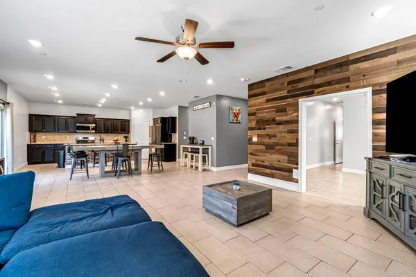 $480,000 | 2425 North Divisadero Street, Visalia, CA 93291