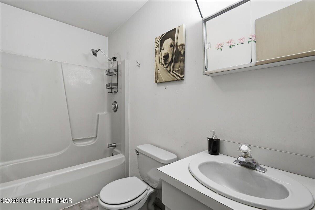 172 Brookfield Road Lake Ariel, PA 18436 - Photo 25 of 35 2nd Floor Bathroom