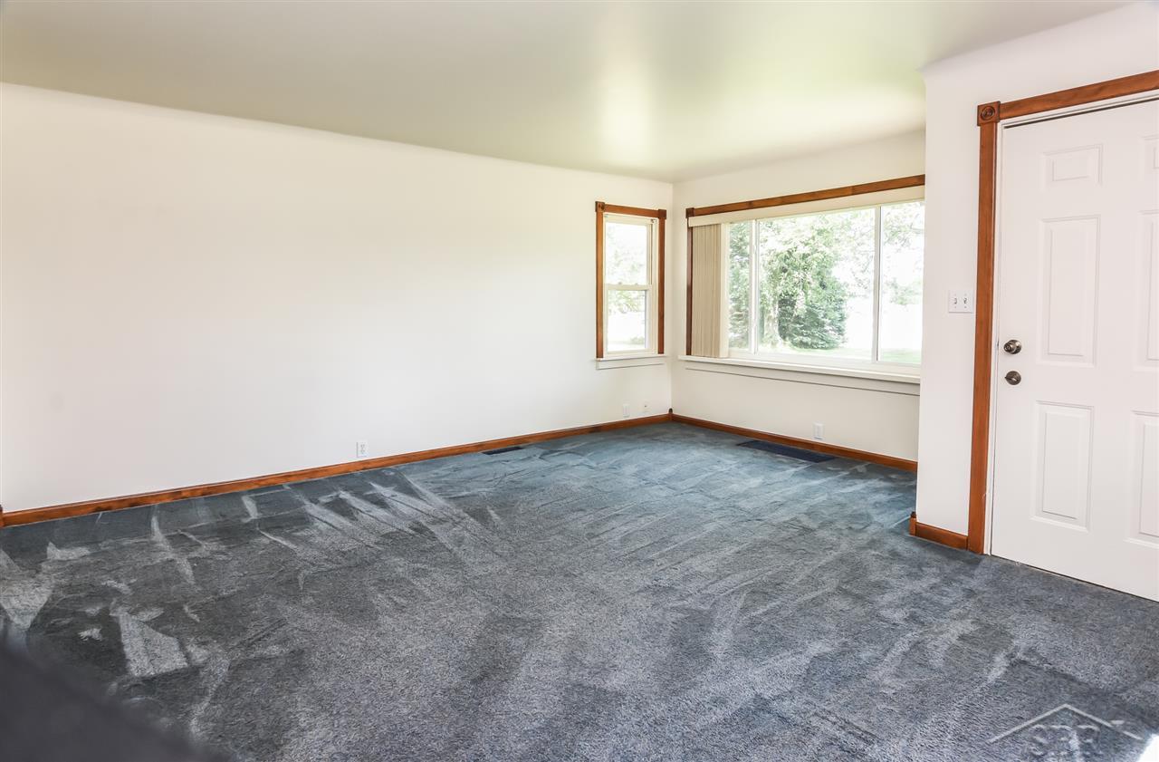 5645 Midland Road Freeland, MI 48623 - Photo 4 of 20 50020261-3.JPG