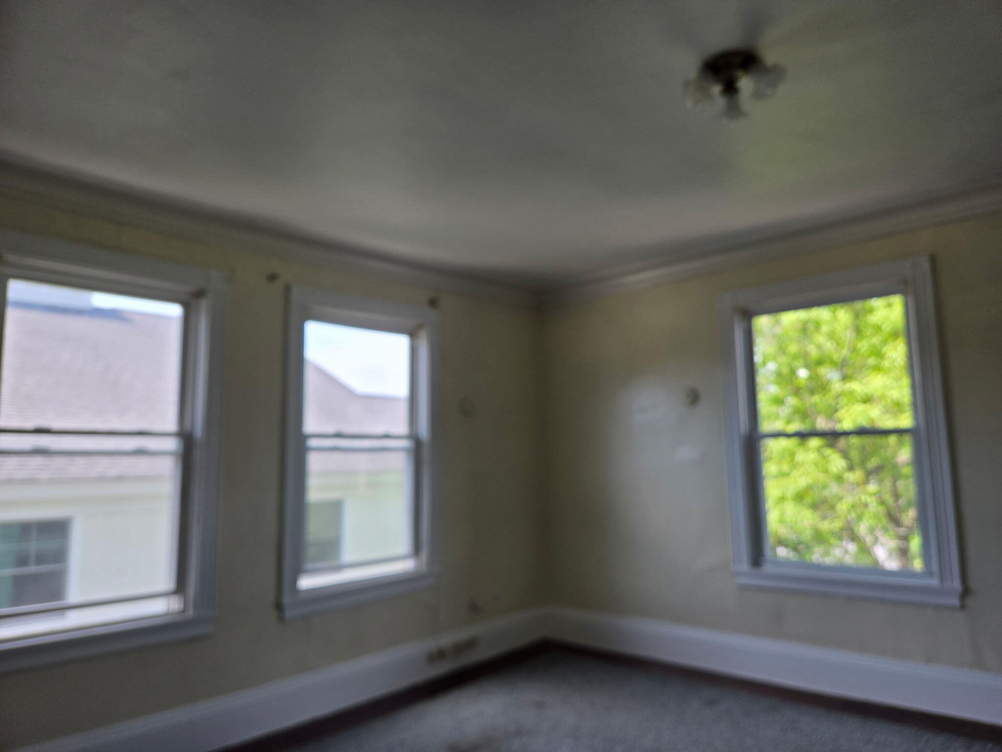 92 Pine Street Lewiston, ME 04240 - Photo 6 of 16 IMG_20251008_132444 (1)