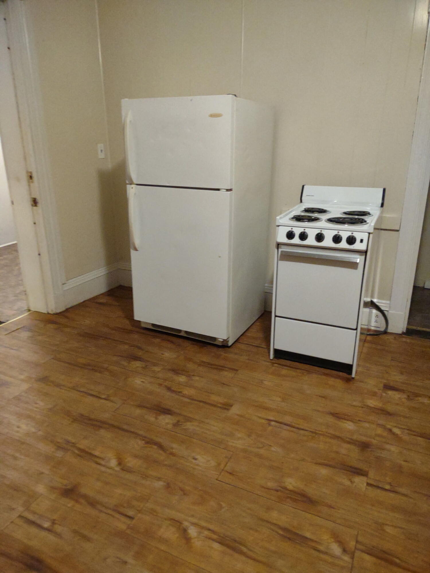 92 Pine Street Lewiston, ME 04240 - Photo 10 of 16 IMG_20251008_133751 (1)