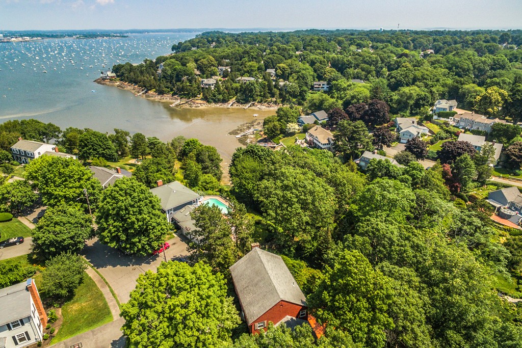 42 Crestwood Road Marblehead, MA 01945 - Photo 2 of 24 Gallery Image 2
