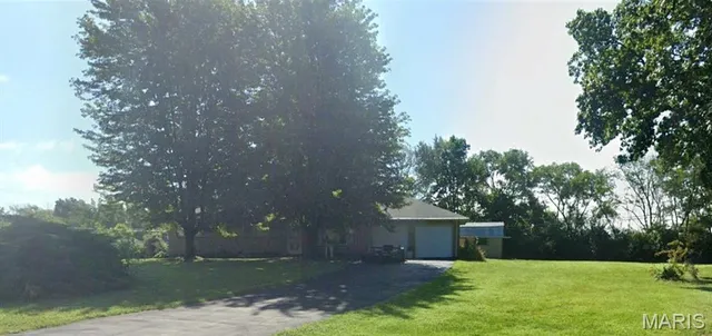 $335,000 | 7 Wayne Street, St. Charles, MO 63301