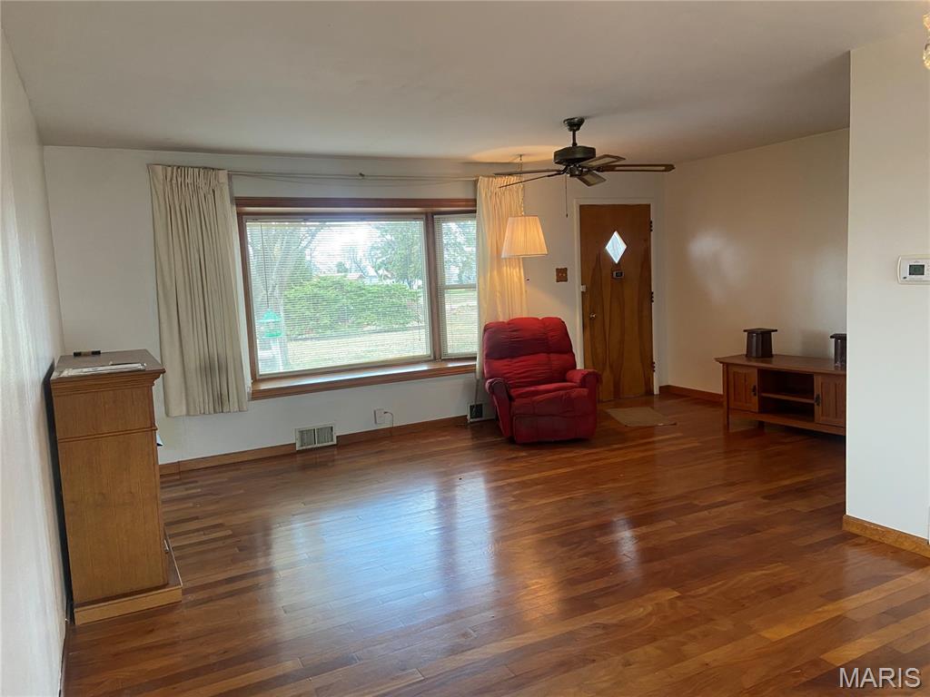 7 Wayne Street St. Charles, MO 63301 - Photo 3 of 13