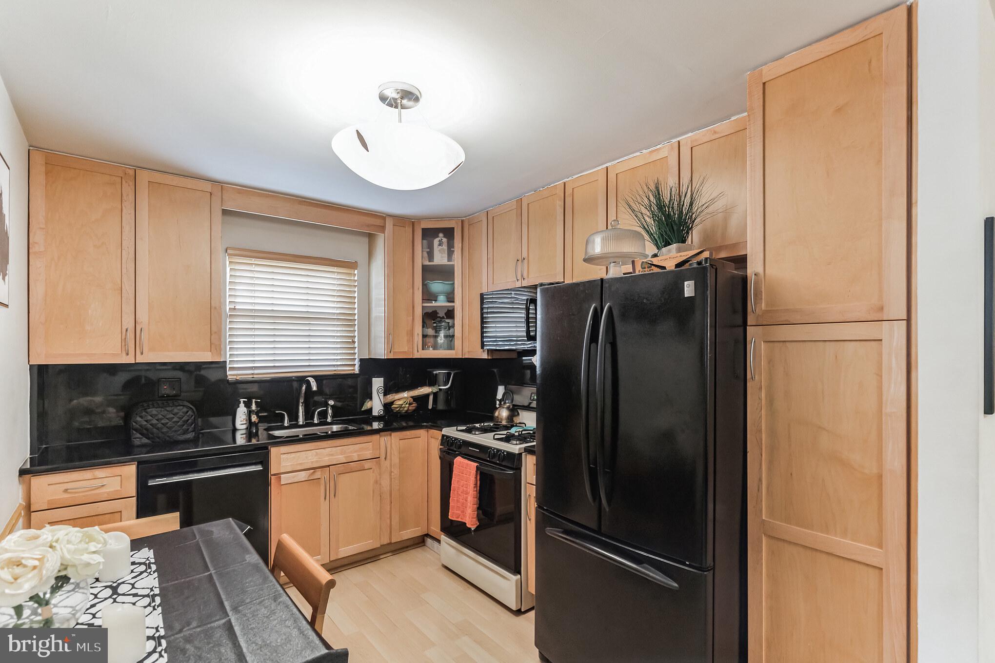7393 Ridge Avenue Philadelphia, PA 19128 - Photo 6 of 32 Gallery Image 6