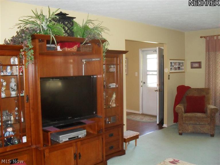 25130 Columbus Road Bedford Heights, OH 44146 - Photo 4 of 25