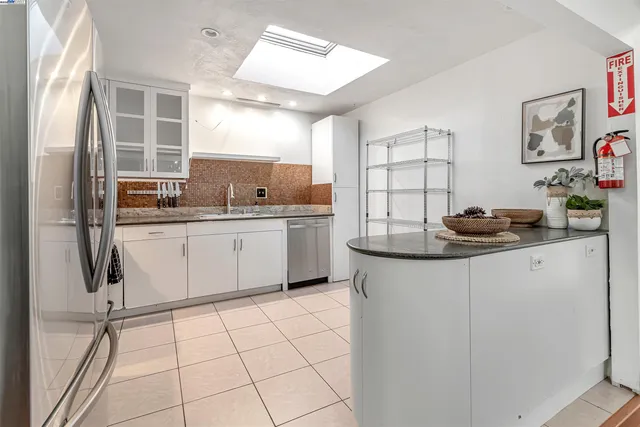 $675,000 | 1416 12th Street, Oakland, CA 94607