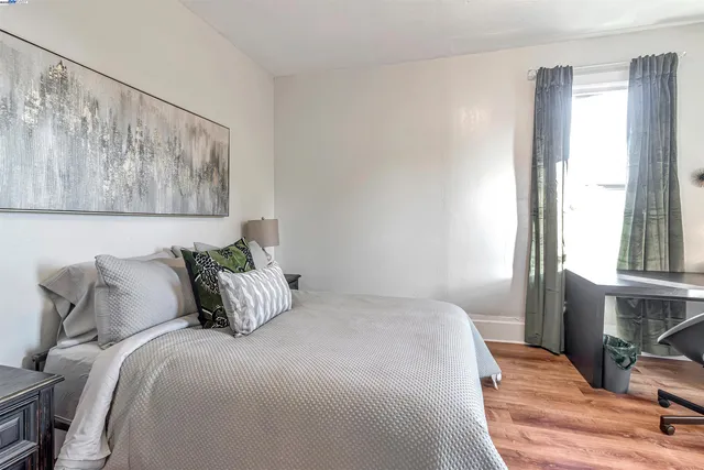 $675,000 | 1416 12th Street, Oakland, CA 94607