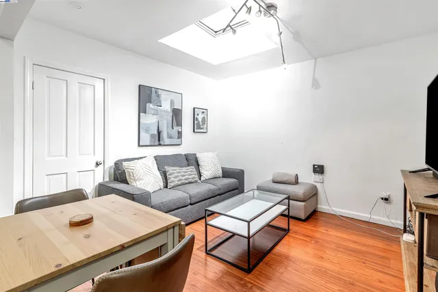 $675,000 | 1416 12th Street, Oakland, CA 94607