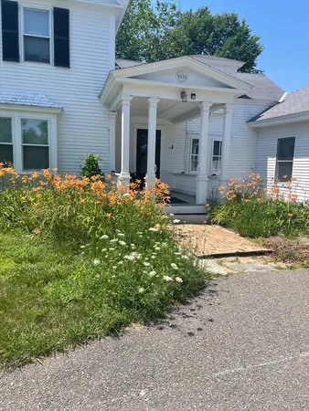 $1,625 | 1031 Main Street, Unit 1, Ashby, MA 01431