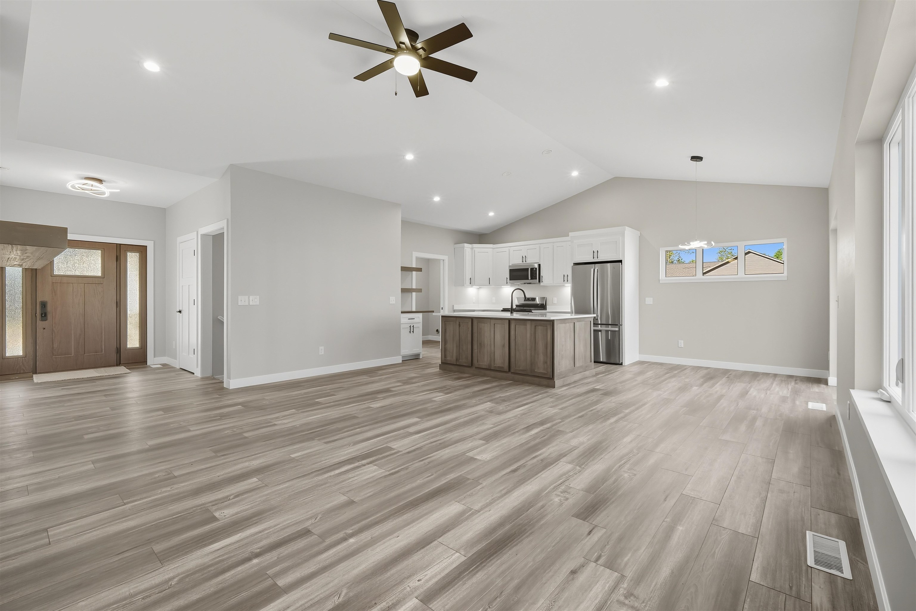 806 Saddle Portage, WI 53901 - Photo 6 of 34