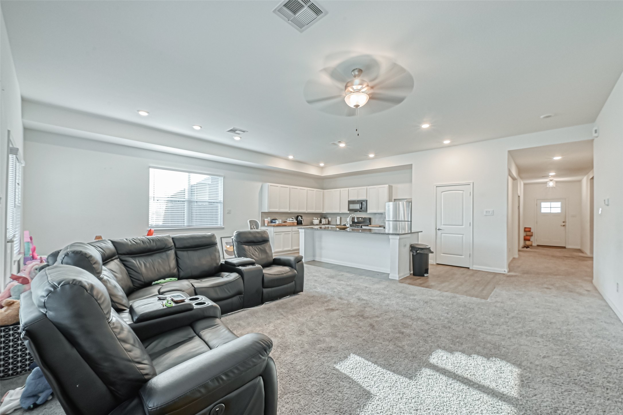 9435 Klein Lane Houston, TX 77044 - Photo 4 of 16