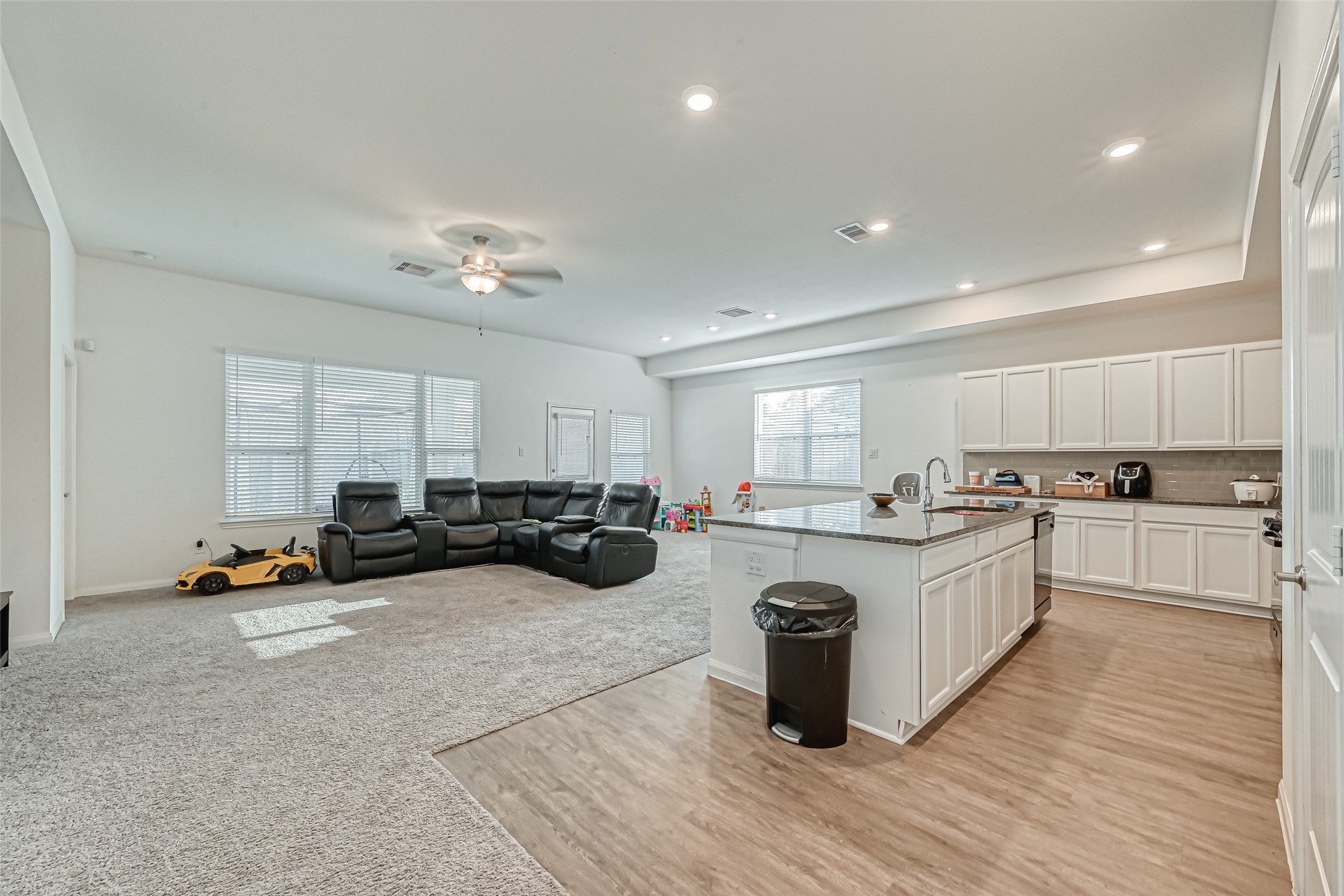 9435 Klein Lane Houston, TX 77044 - Photo 6 of 16