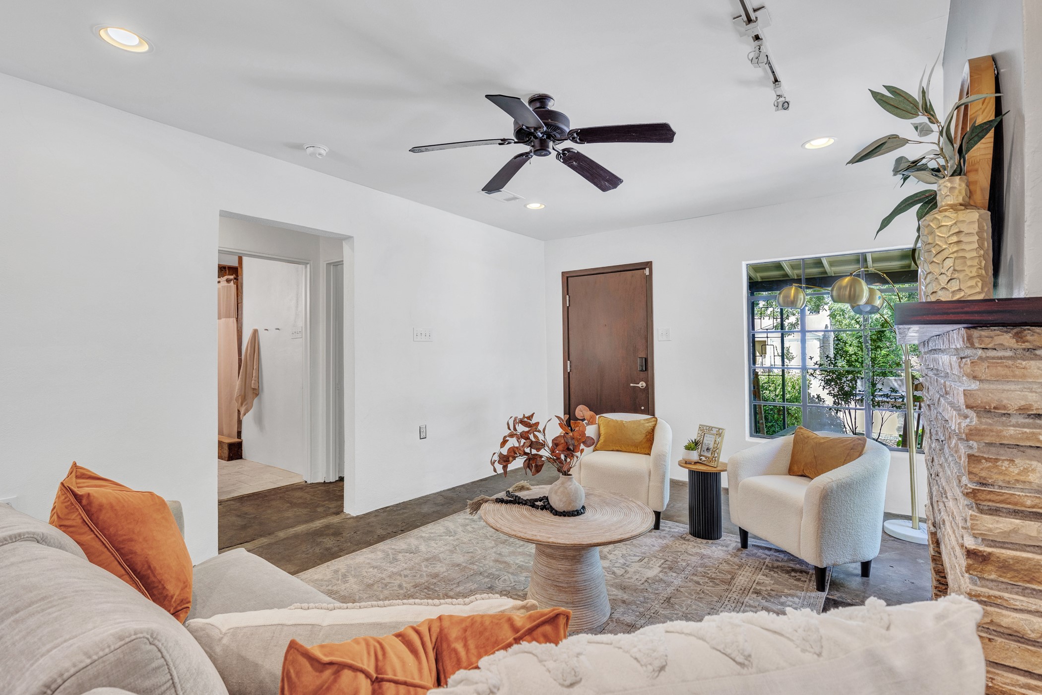 1208 Fairwood Road Austin, TX 78722 - Photo 3 of 40